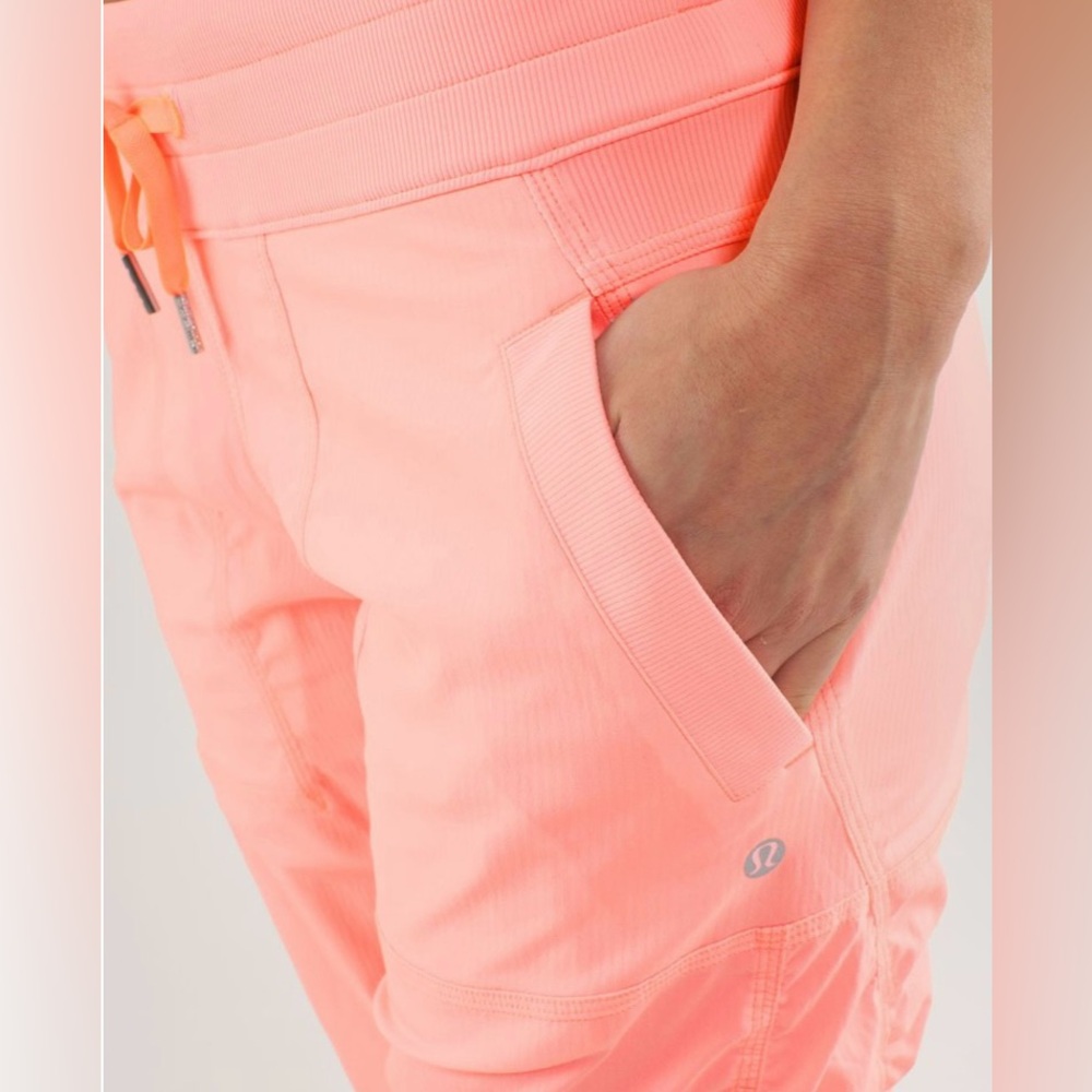 NWT Lululemon Studio Crop Pants Sz 4. NEW! Bleached CORAL! NEW WITH TAGS! - Picture 5 of 11